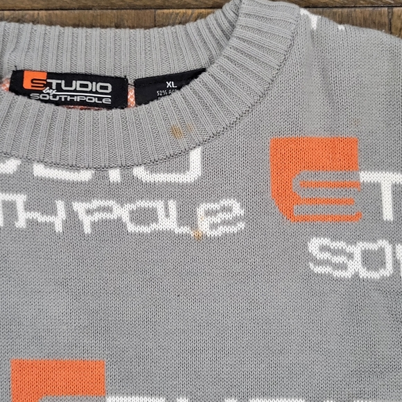 Southpole Studio Daffy Duck Adult XL Crewneck Sweater - Picture 5 of 7